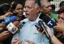 Arias dice que “ya la gente sabe” cuándo se le va la luz