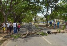 Parcelas de El Roble también protestó por los apagones