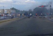 Vecinos de Santa Rosa trancan Milagro Norte por pasar tres días sin luz