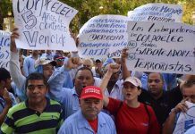 Trabajadores de Corpoelec le protestan a Arias Cárdenas