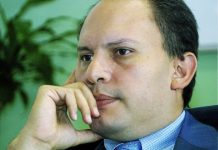 Exviceministro Nervis Villalobos asegura que puede justificar su fortuna