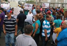Usuarios protestan ante sede de Corpoelec de Maracaibo contra el racionamiento eléctrico