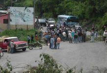 Vecinos de Tacarigua de la Laguna protestan luego de tres días sin electricidad