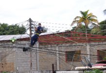 Encendidos en Guayana: “luz para la calle, oscuridad para la casa”