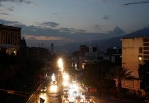 Reportan nuevo apagón en Caracas la noche de este miércoles