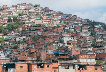 Habitantes de Petare denuncian estar sin luz desde la madrugada de este #22Jul