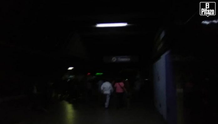 SinluzMetro-a-oascuras