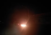 Habitantes queman cauchos por racionamiento eléctrico en Cabimas