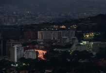 Macaracuay y zonas cercanas reportan apagón desde la madrugada de este #10Jun