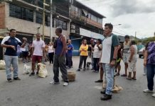 Vecinos en Guarenas protestaron después de tres días sin luz