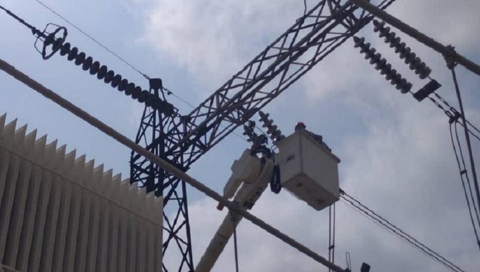 corpoelec camion cesta