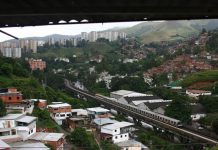 Sectores de Caricuao quedan sin luz por explosión de subestación de Corpoelec