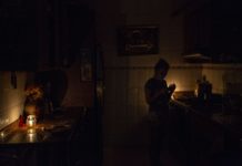 Racionamiento eléctrico de siete horas diarias agota paciencia y bolsillos de los zulianos