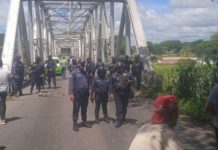 Tras apagones: ciudadanos protestaron sobre puente Santo Domingo en Barinas