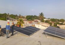 Alcaldía de Rosario de Perijá alumbra ambulatorio con energía solar ante fallas eléctricas